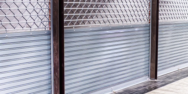 Reformas Integrales de Tiendas y Locales  Comerciales Santa Úrsula · Instalación de  Ventanas y Persianas Comerciales